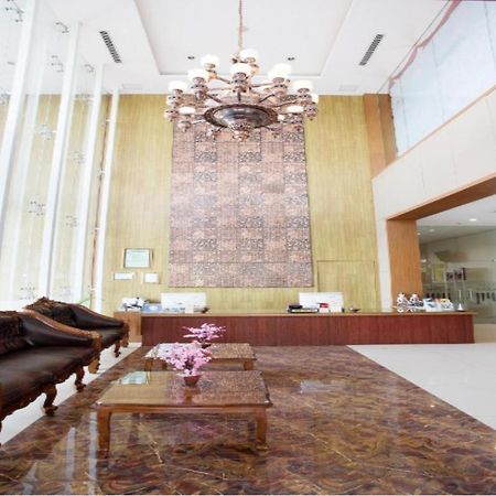The Atrium Hotel & Resort Yogyakarta Mlati Exterior foto