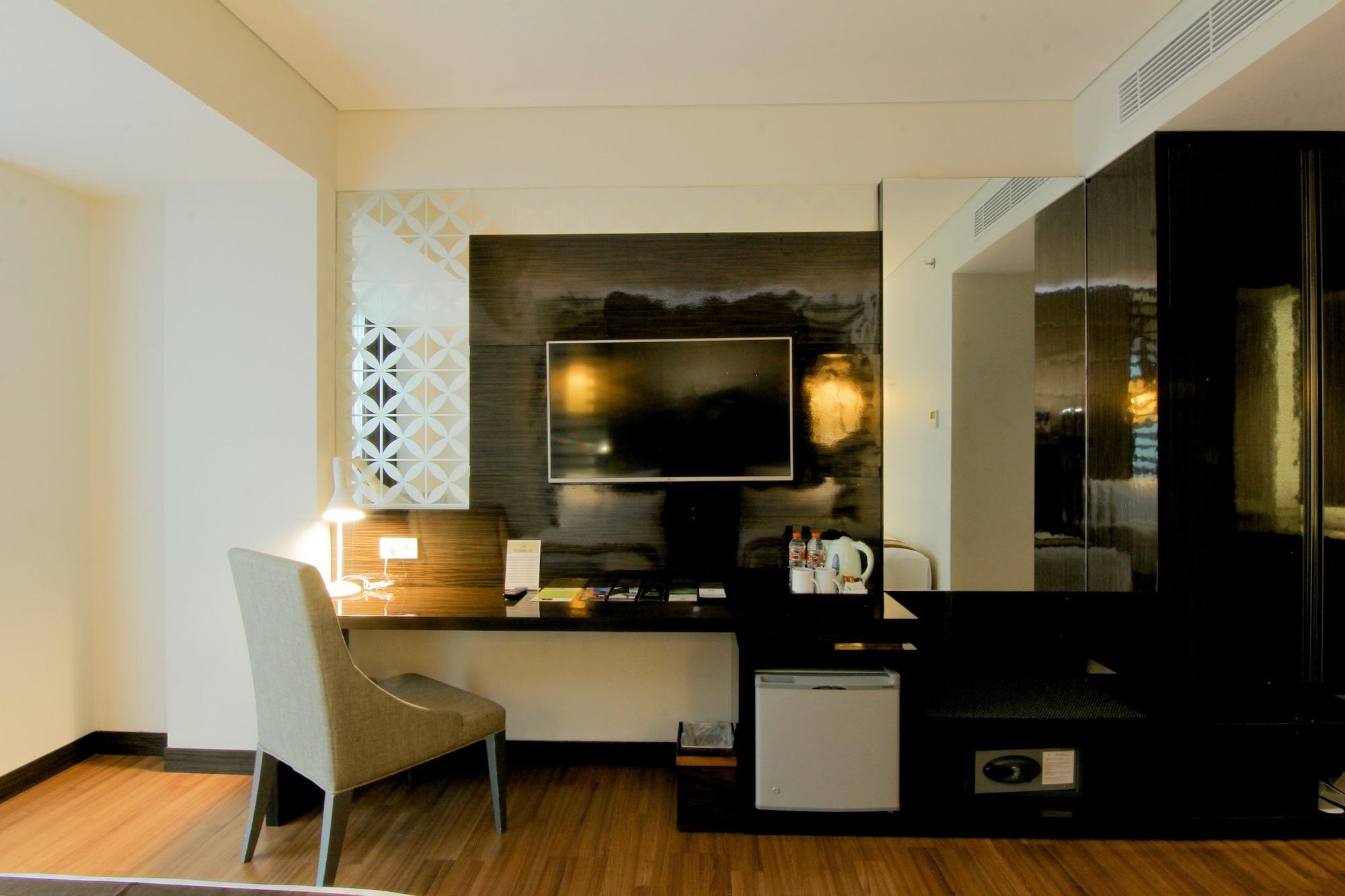 The Atrium Hotel & Resort Yogyakarta Mlati Exterior foto