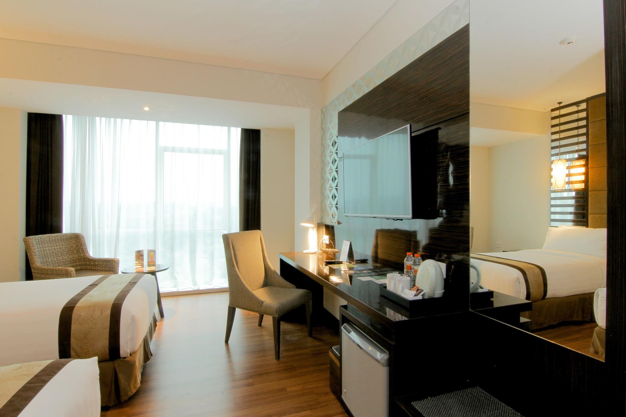 The Atrium Hotel & Resort Yogyakarta Mlati Exterior foto