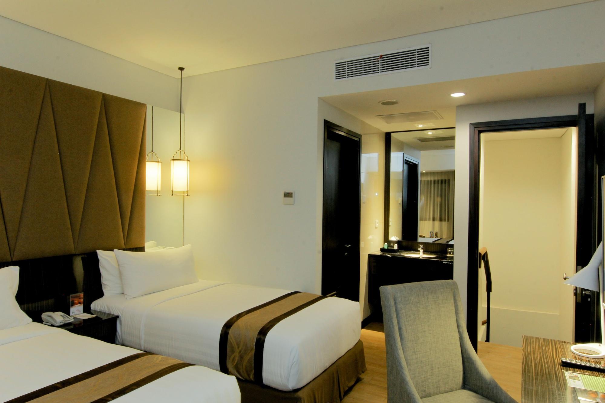 The Atrium Hotel & Resort Yogyakarta Mlati Exterior foto