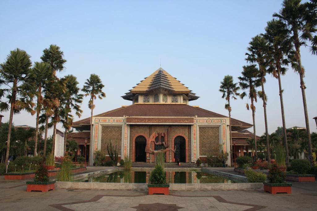 The Atrium Hotel & Resort Yogyakarta Mlati Exterior foto