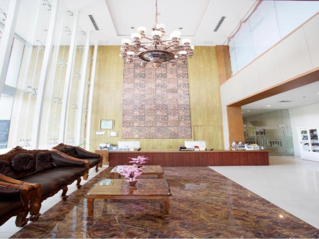 The Atrium Hotel & Resort Yogyakarta Mlati Exterior foto