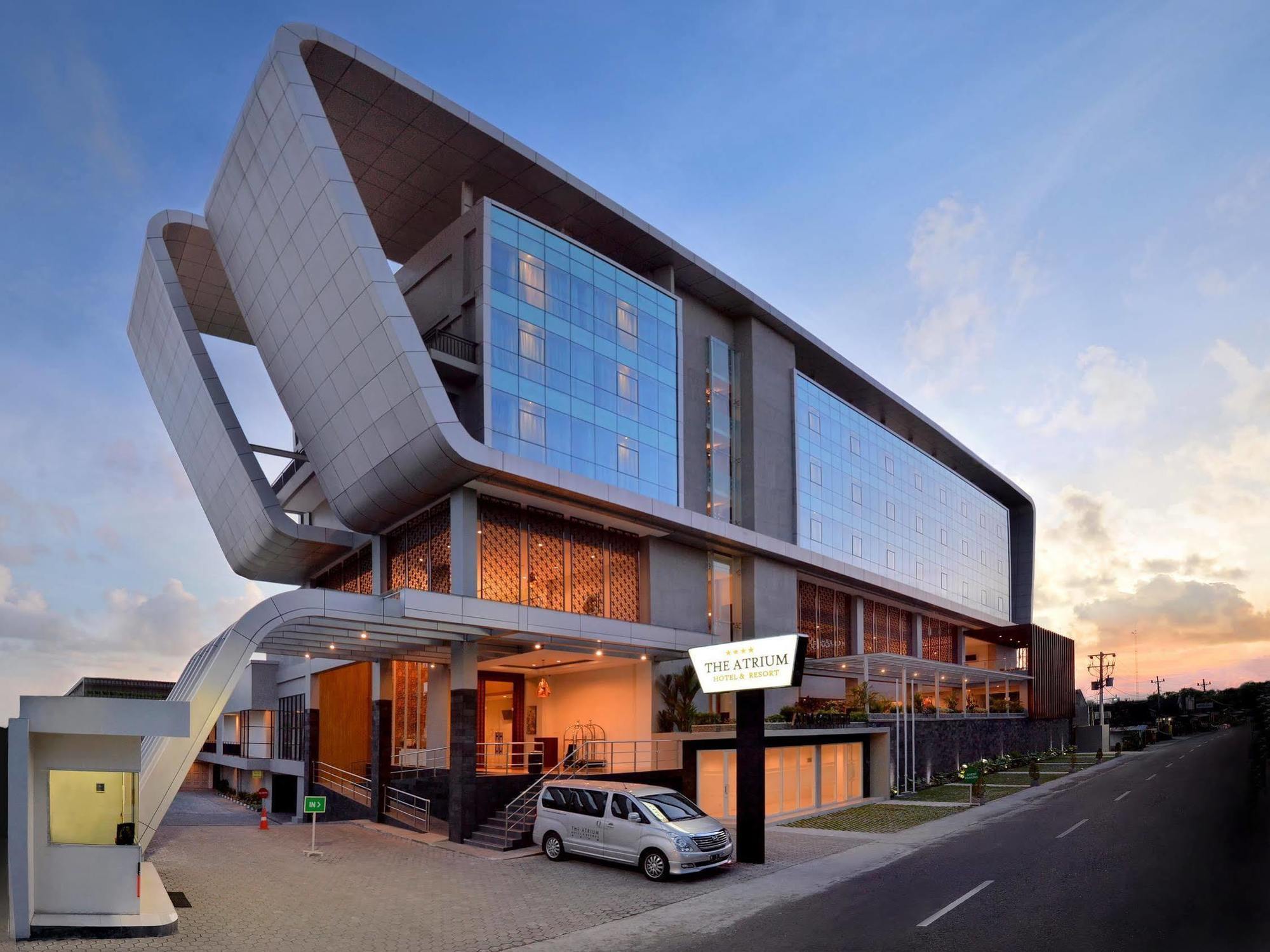 The Atrium Hotel & Resort Yogyakarta Mlati Exterior foto