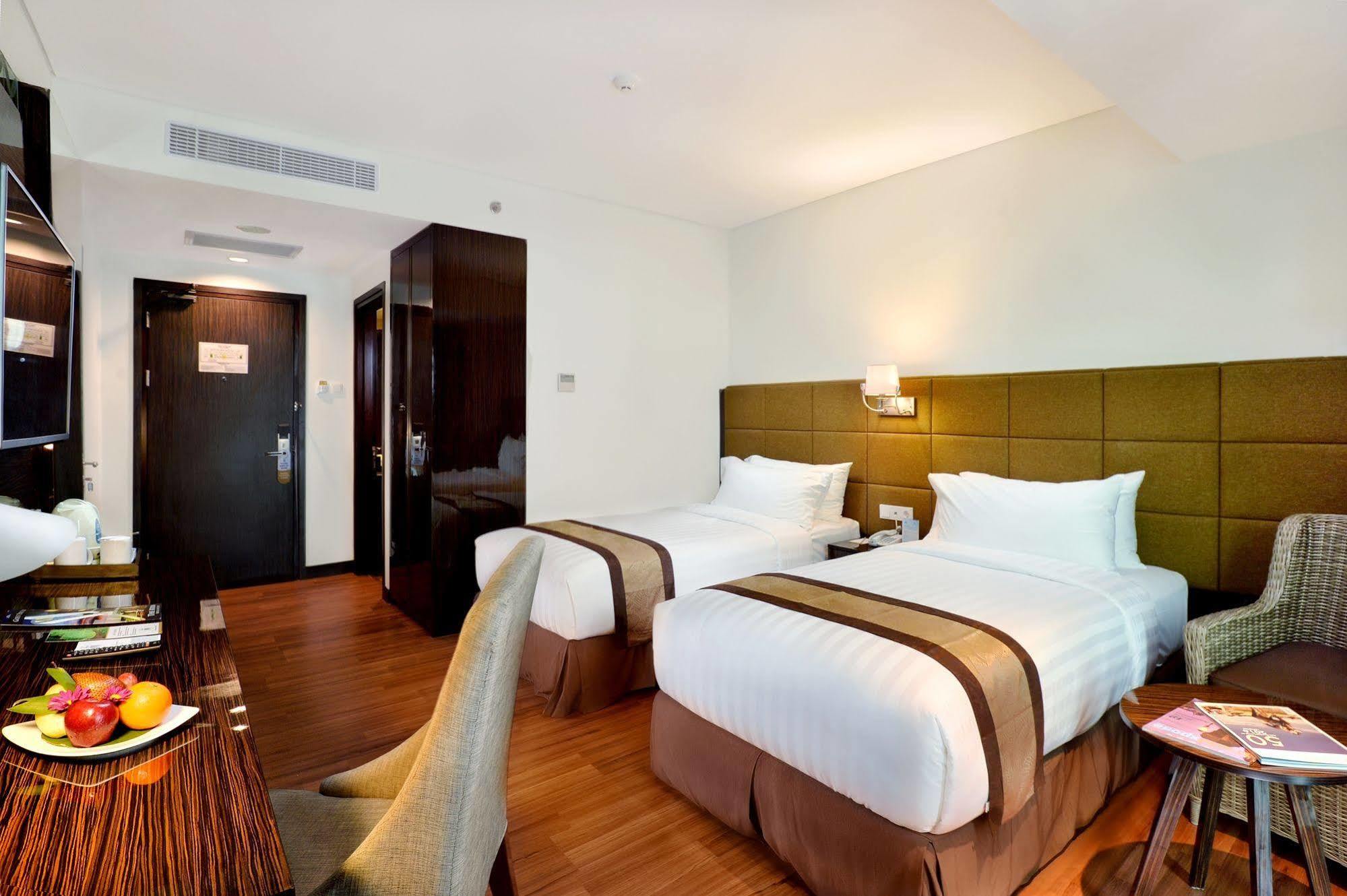 The Atrium Hotel & Resort Yogyakarta Mlati Exterior foto