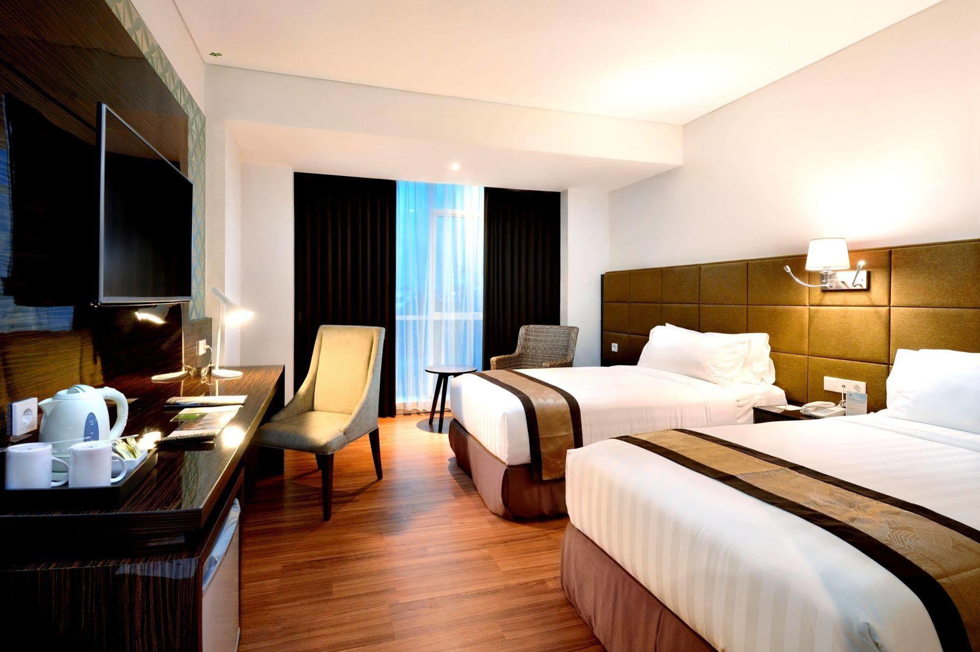 The Atrium Hotel & Resort Yogyakarta Mlati Exterior foto